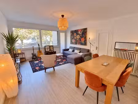 sarlat  appartement entièrement rénové de 3 chambres avec 2 balcons !