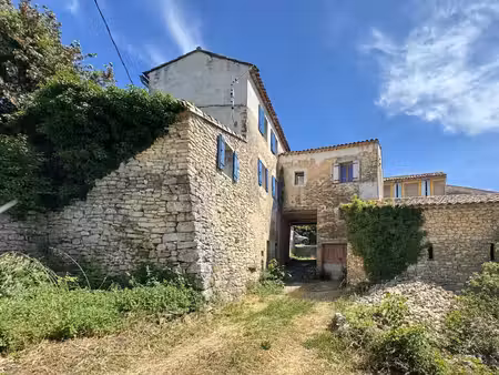 provence - luberon  ensemble immobilier de caractère en pierre – charme et fort potentiel