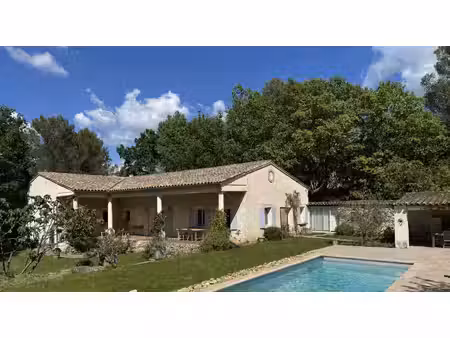propriété à ménerbes