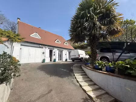 maison de 5 pièces de luxe en vente à montmorency  île-de-france