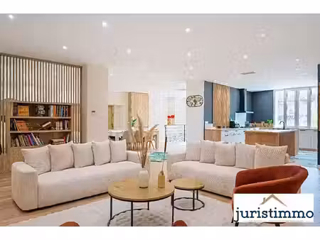 immeuble de charme unique et exceptionnel au cœur d'orange   entièrement rénové avec...