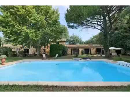 authentique mas avec piscine au c&oelig ur de grans