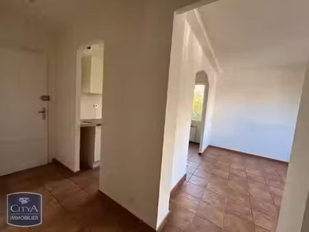 appartement à louer 2 pièces 39.65 m² - fréjus (83) - 650€