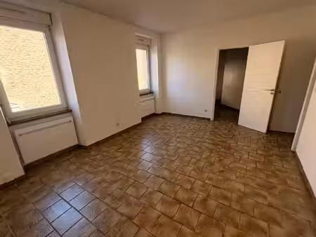 location appartement 3 pièces 70m² lachapelle sous aubenas 07200