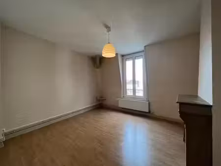 location appartement 2 pièces 40m2 reims 51100 - 601 € - surface privée