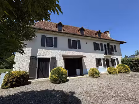 sauveterre de béarn - authentique ferme béarnaise du xixe siè