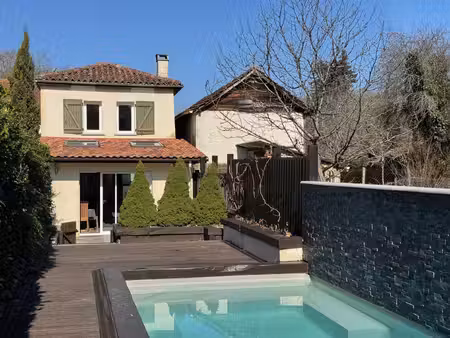 landes  charmante maison de village avec piscine. cles en mains