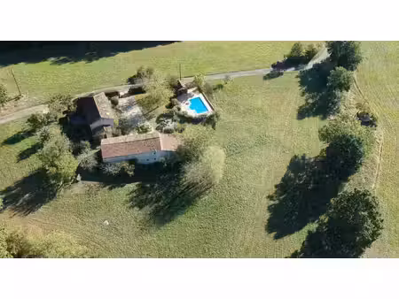 superbe propriété en pierre avec gîte  piscine et
