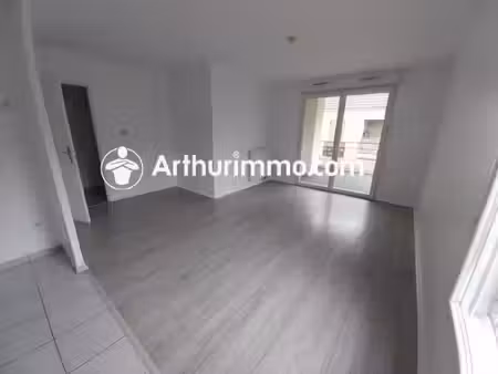 location appartement 3 pièces 59 m2 à lieusaint