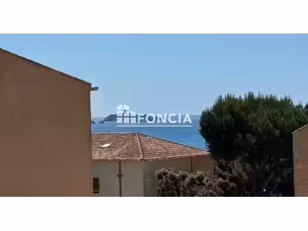 six fours a 100m. plages et commerces au calme