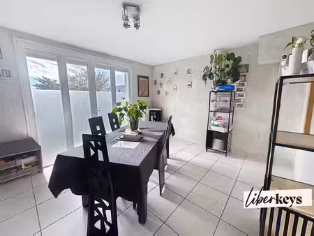 maison familiale avec jardin  terrasse et sous-sol total aménagé au cœur de bourgueil