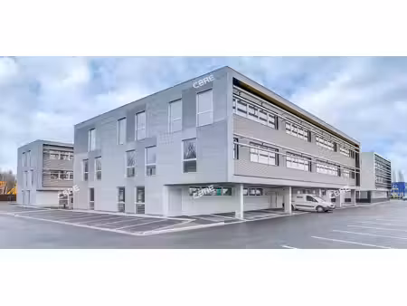 location local professionnel 2 162m²
