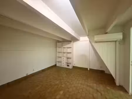 location locaux professionnels 20 m² à perpignan (66000)  210 €