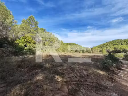 terrain en zone naturelle sur la commune de cannes et clairan les laouras