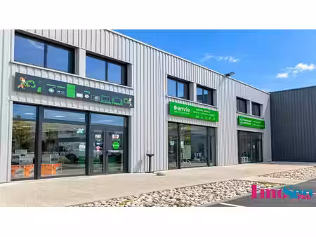 location local commercial
