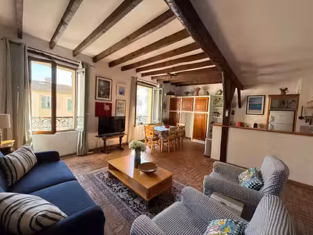 vieil antibes – 3 pièces et 63m² – vue dégagée et proche des remparts