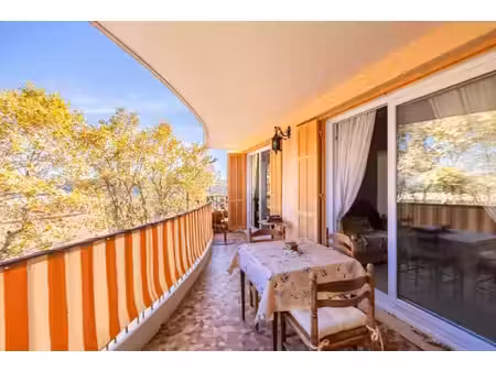 exclusivité - appartement 3 pièces de 72 m² avec terrasse de 16 m² et vue dégagée