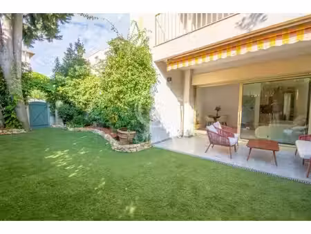 cannes – petit juas – 3 pièces rénové avec jardin et garage