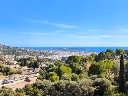 grand 3 pièces - vue mer panoramique - entièrement rénové