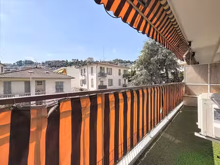 grand 4 pièces avec terrasse et balcon