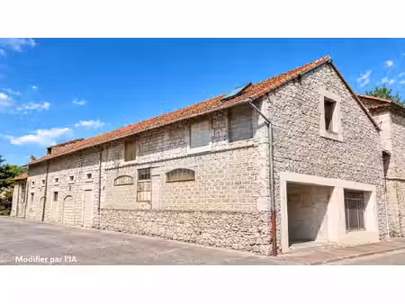 dépt. 07 - a vendre à ruoms - ancien bâtiment de 300 m2 - parcelle de 330 m2