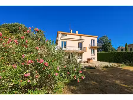 maison familiale 4 chambres avec terrasse et terrain