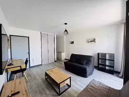 poitiers studio 30 m2 avec parking emplacement idéal pour investisseur- axe centre ville /
