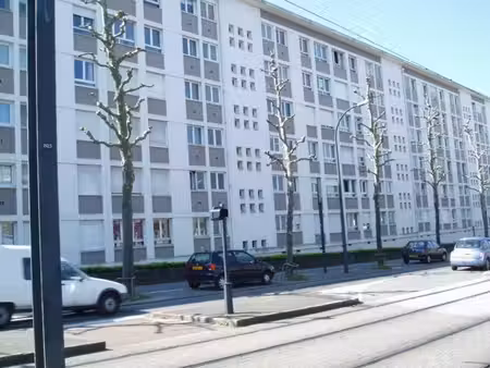 location parking nantes 44300