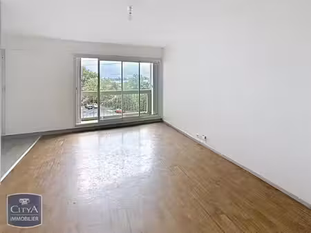 location appartement 4 pièces 80m² cholet 49300