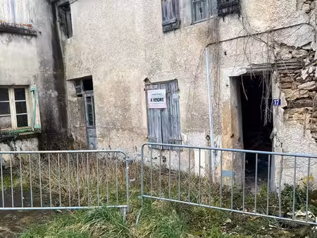 maison ancienne à rénover au coeur du village de crézancy