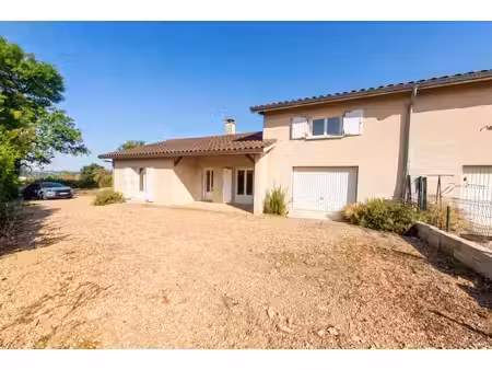 maison de plain-pied de 72 m2 habitables  plus garage.