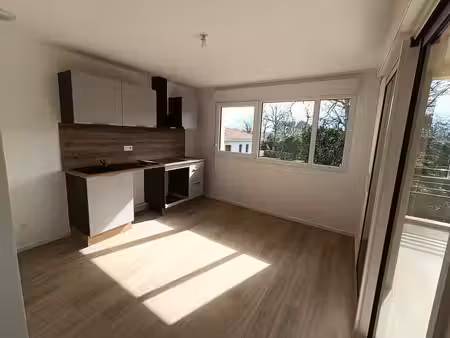 location appartement 3 pièces 74m² mont de marsan 40000