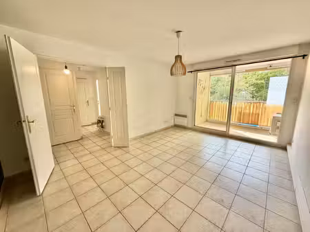 appartement t2 balcon parking et ascenseur