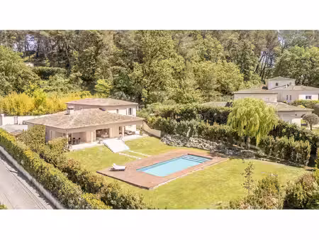 exclusivité - spacieuse villa contemporaine à vendre proche du