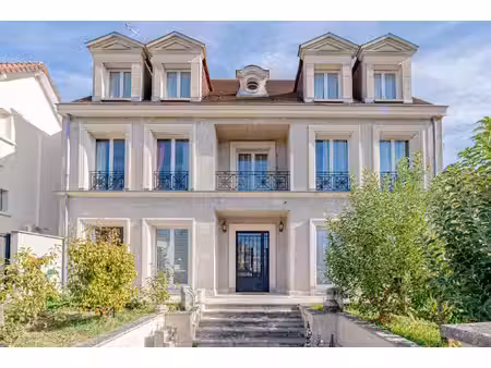 maison bourgeoise - immeuble de 320m² divisée en 3 appartement