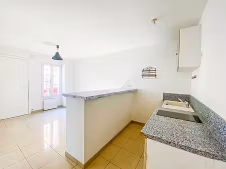 toulon - saint roch : lot de deux appartements t2