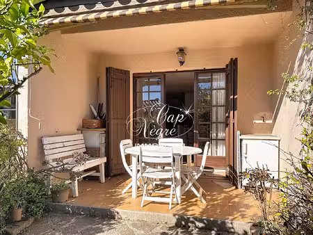 appartement rez-de-jardin studio de 30m² avec terrasse et jardin à cavalière - proche...