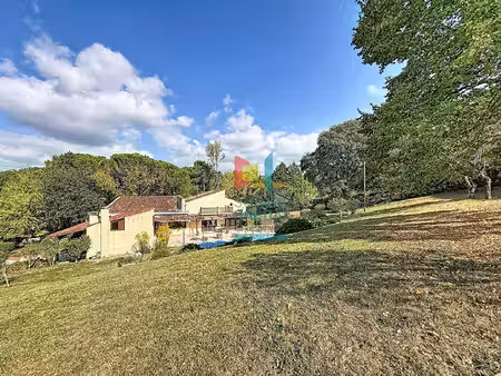 villa d'architecte avec piscine et atelier - un cadre privilégié à villeneuve-sur-lot