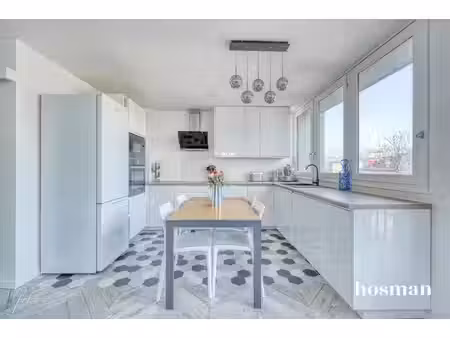 joli t3 entièrement refait - 59 m² - grand séjour  2 chambres  vue dégagée  excellent dpe.