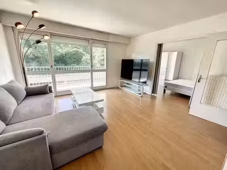 ? coup de cœur à orléans : superbe t2 meublé avec balcon & box privé ! ?️