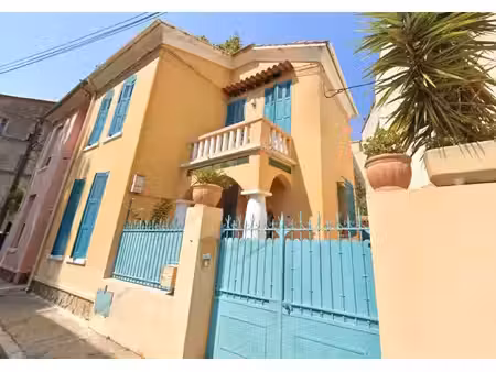 superbe maison de ville t5 avec dépendance et jardinet bien clos
