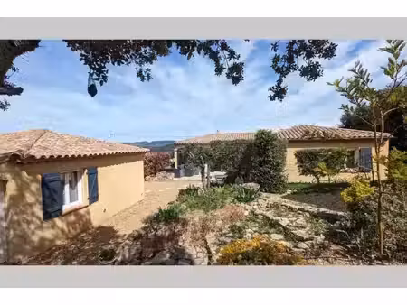 jolie maison avec belle vue et maison indépendante!