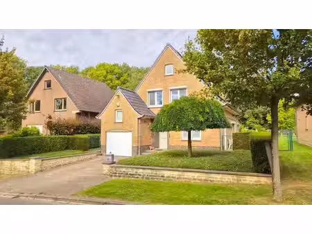 villa avec grand jardin  en bordure d’une zone naturelle !