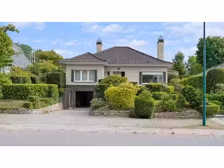 villa 4 façades au calme  à deux pas de la gare