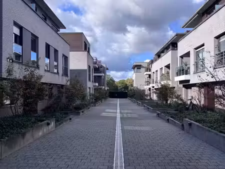 appartement lumineux de 2 chambres avec jardin à louvain