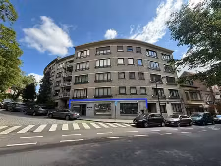 ensemble mixte 142m² - commerce + appartement avec jardin