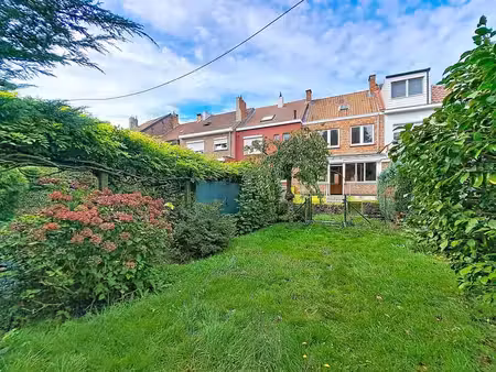 charmante maison avec jardin et garage