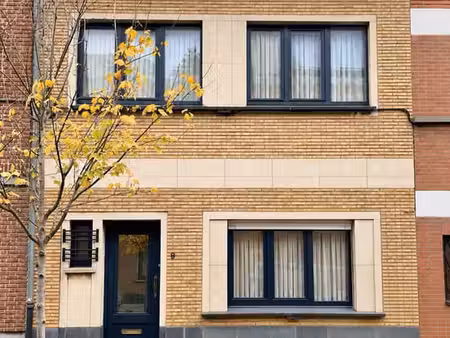 uccle stalle - jolie maison de ville avec jardin