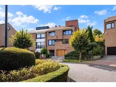 maison 3 façades (4ch/2sdb/1bur) près de la place dumon