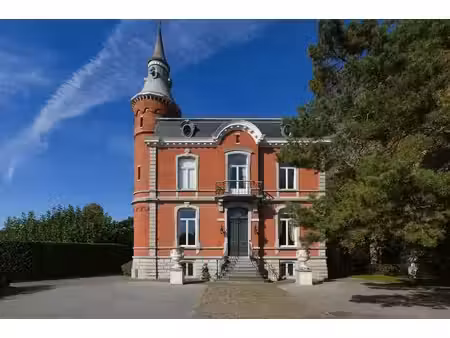 élégante maison de maître au cœur d’un parc de 6340mc